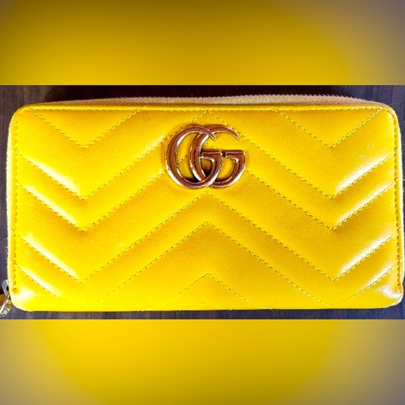 Authentic Gucci Yellow Leather Wallet - Picture 1 of 12